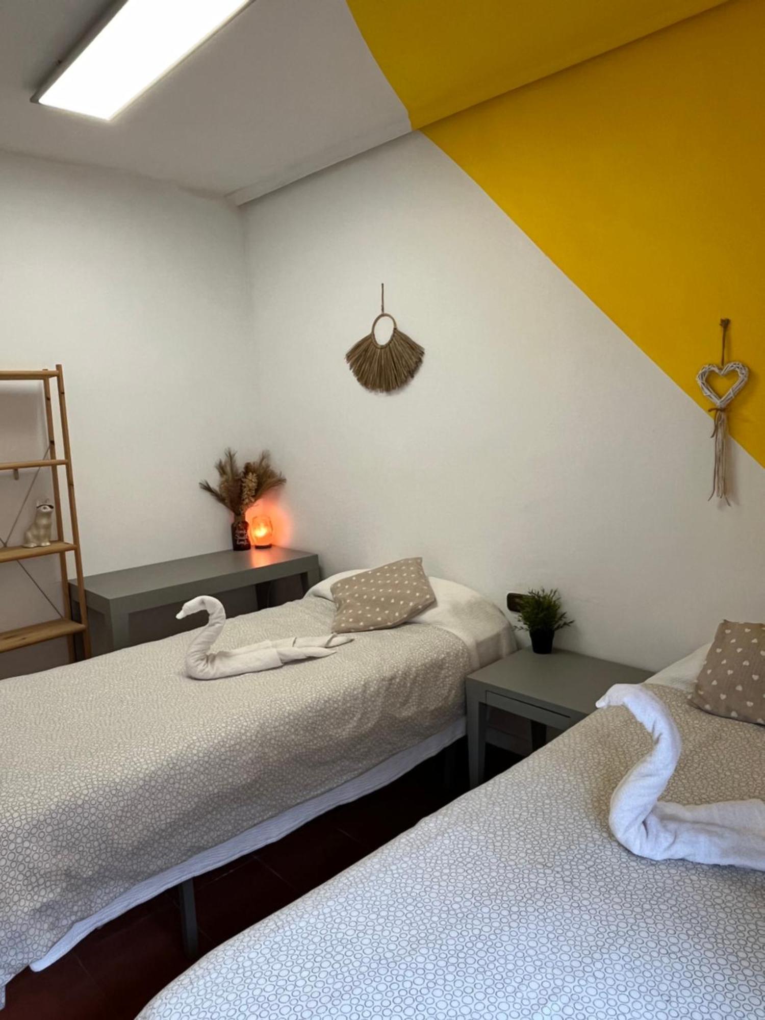 Roomin Hostel Salamanque Extérieur photo
